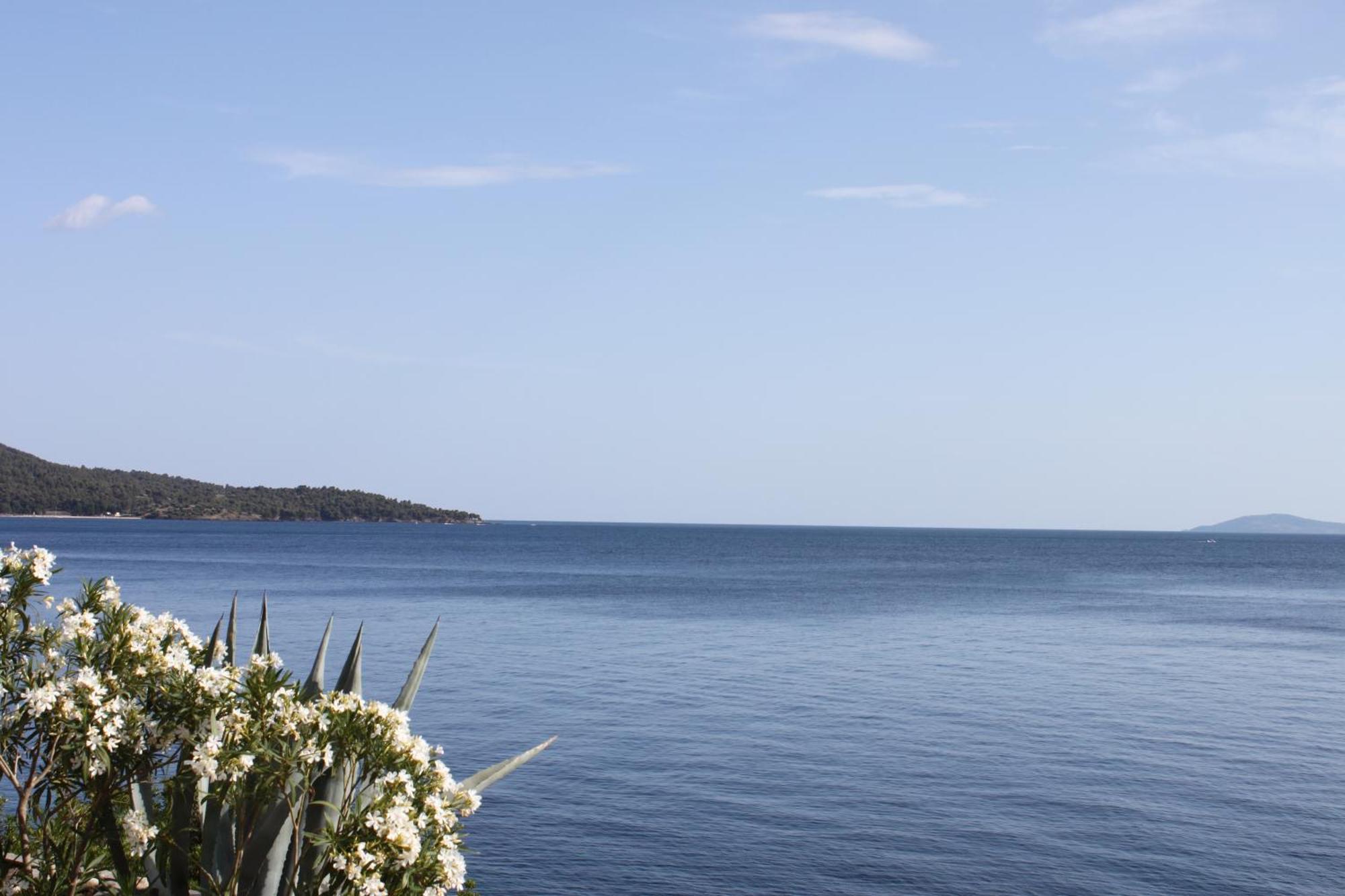 Akrotiri Hotel Neos Marmaras Buitenkant foto