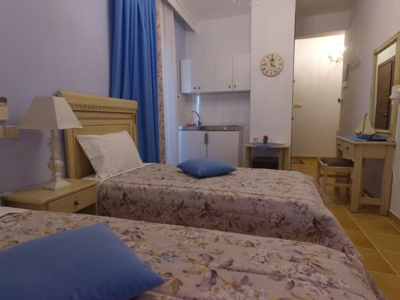 Akrotiri Hotel Neos Marmaras Kamer foto